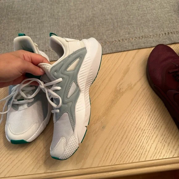 REBOOK RUNNING SHOES - Picture 9 of 13